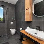 House Maya Vila *