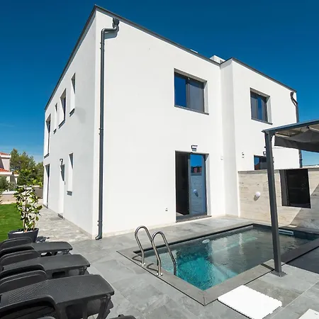 Villa House Maya *
