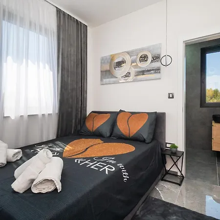 House Maya *