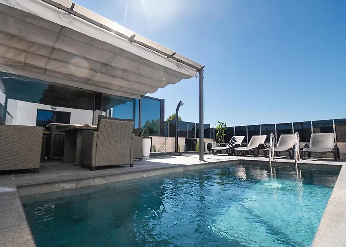 וילה House Maya סרימה